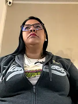 Snapshot of Carameloswing1 chatting on 01.11.26 Carameloswing1 online show from 01.11.26