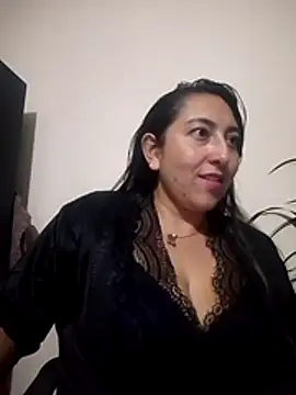 Snapshot of Valeria_montana_ chatting on 06.18.26 Valeria montana online show from 06.18.26