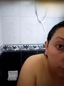 Snapshot of Valeria_montana_ chatting on 06.27.26 Valeria montana online show from 06.27.26