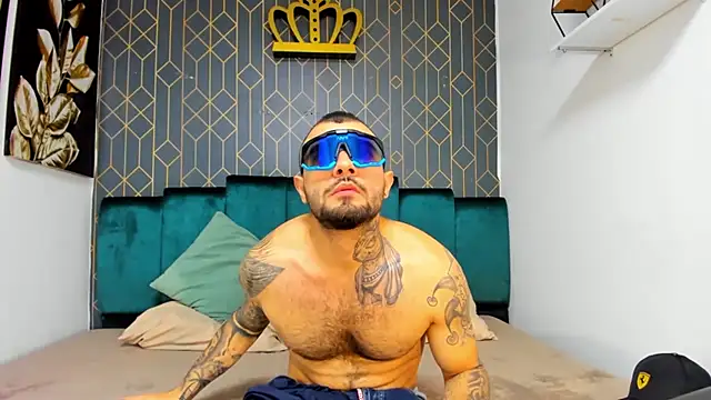 Snapshot of lucky_smith1 chatting on 12.20.25 lucky smith1 online show from 12.20.25