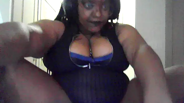 Snapshot of belladonnababe chatting on 12.02.25 belladonnababe online show from 12.02.25