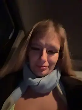 Snapshot of Betsy chatting on 02.01.26 Betsy online show from 02.01.26