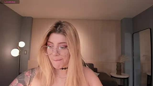 MadisonKane online show from 04.19.26