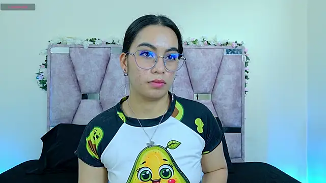 Snapshot of iris_and_damian chatting on 12.05.25 iris and damian online show from 12.05.25