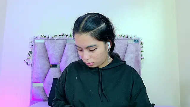 iris and damian online show from 04.17.26