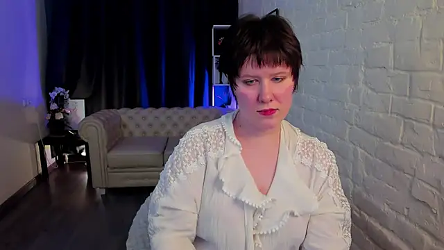 Snapshot of Eveleen_Brown chatting on 12.05.25 Eveleen Brown online show from 12.05.25