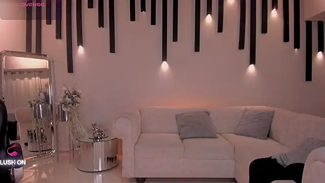 Snapshot of ChloeManson chatting on 02.07.25 ChloeManson online show from 02.07.25