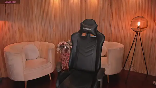 Snapshot of ChloeManson chatting on 02.10.25 ChloeManson online show from 02.10.25