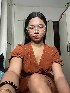 Snapshot of voganmarie chatting on 02.10.26 voganmarie online show from 02.10.26