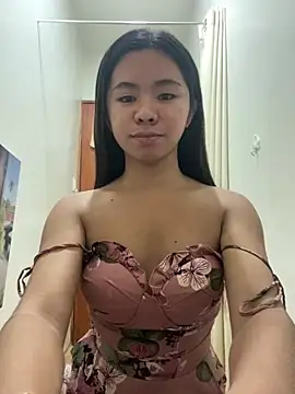 Snapshot of voganmarie chatting on 02.18.26 voganmarie online show from 02.18.26