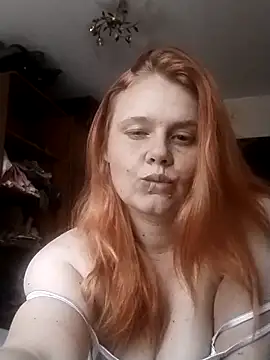 Snapshot of Moly_Loves34 chatting on 12.05.25 Moly Loves34 online show from 12.05.25