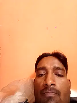 Snapshot of RahulPriya-1992 chatting on 12.04.25 RahulPriya-1992 online show from 12.04.25