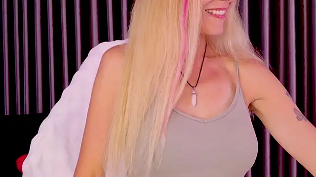 betty xoxoo online show from 07.24.26