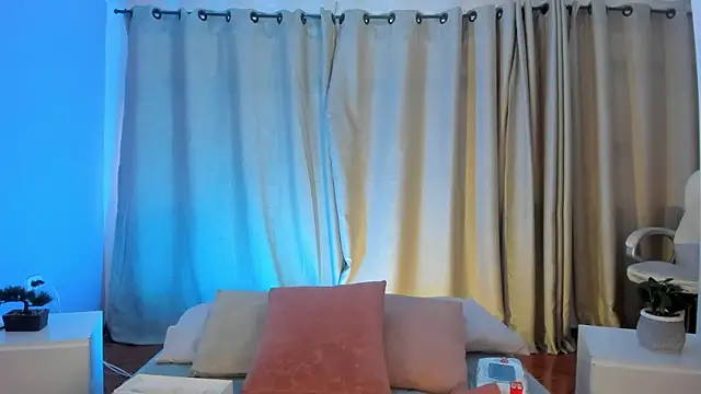 Amy Parkker online show from 04.08.26