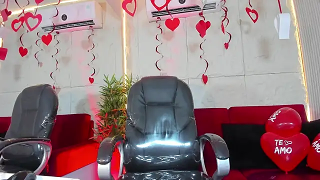 Snapshot of MarelynSummer chatting on 02.14.26 MarelynSummer online show from 02.14.26