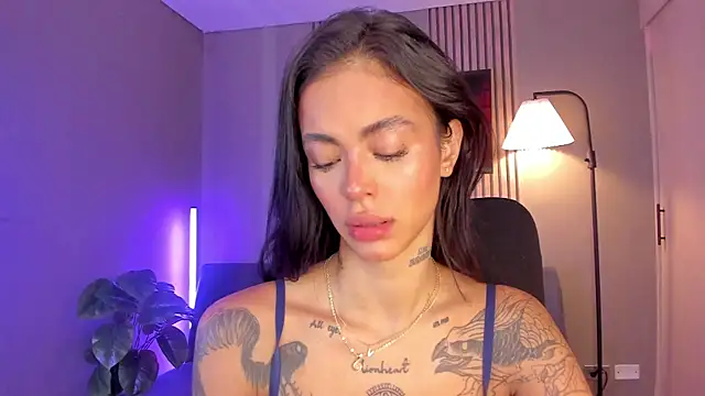 VegaLuxe online show from 02.24.26