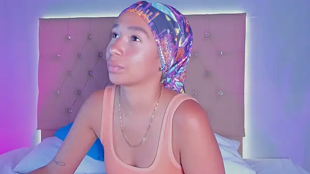 EmmaLawrence  online show from 01.06.26