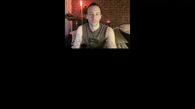 Snapshot of xanderxnyc chatting on 12.04.25 xanderxnyc online show from 12.04.25