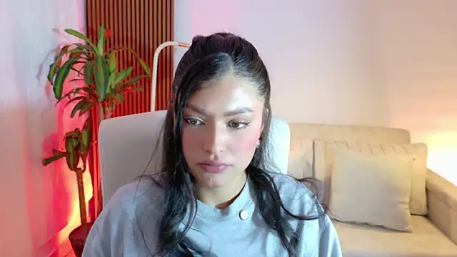 victoria   moon online show from 12.20.25