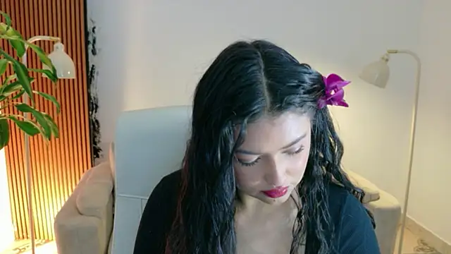 Snapshot of victoria___moon chatting on 06.22.26 victoria moon online show from 06.22.26