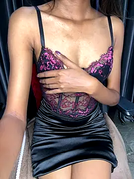 Snapshot of -Micky- chatting on 12.05.25 -Micky- online show from 12.05.25