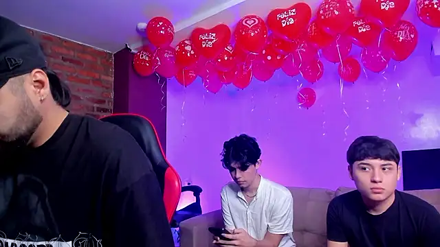 HotThreesoome online show from 02.17.26