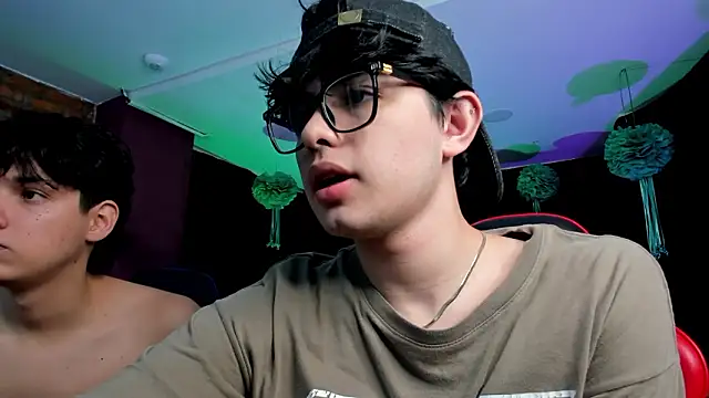 HotThreesoome online show from 03.18.26