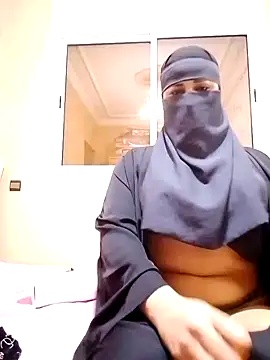 Snapshot of -Batta- chatting on 12.04.25 -Batta- online show from 12.04.25