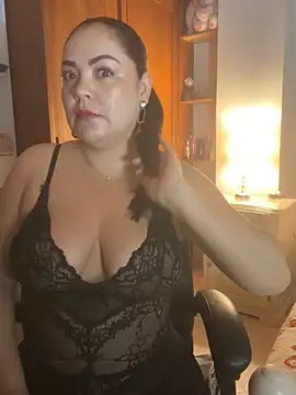 Snapshot of EmiHarrys chatting on 03.19.26 EmiHarrys online show from 03.19.26