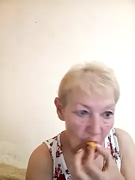 Snapshot of Calypso-Loove chatting on 06.24.26 Calypso-Loove online show from 06.24.26