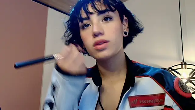 Kiara Fox   online show from 02.06.26