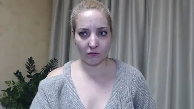 Snapshot of sweetpussy chatting on 01.18.25 sweetpussy online show from 01.18.25