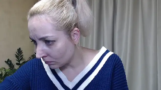 Snapshot of sweetpussy chatting on 01.24.25 sweetpussy online show from 01.24.25