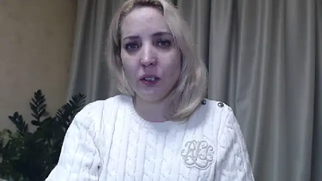 Snapshot of sweetpussy chatting on 01.31.25 sweetpussy online show from 01.31.25