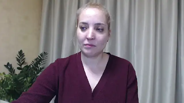 Snapshot of sweetpussy chatting on 02.06.25 sweetpussy online show from 02.06.25