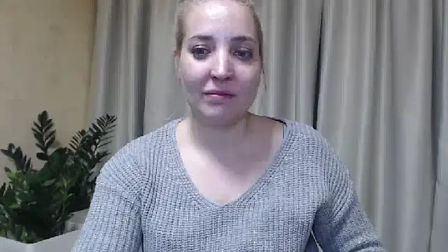 Snapshot of sweetpussy chatting on 02.12.25 sweetpussy online show from 02.12.25