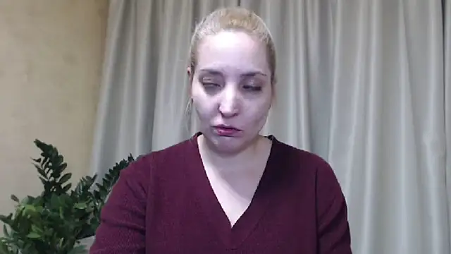 Snapshot of sweetpussy chatting on 03.14.25 sweetpussy online show from 03.14.25