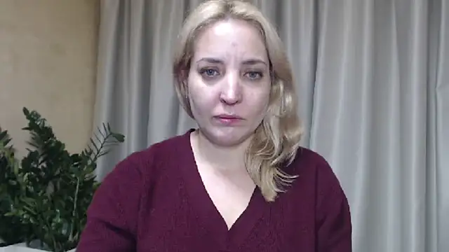 Snapshot of sweetpussy chatting on 10.10.25 sweetpussy online show from 10.10.25