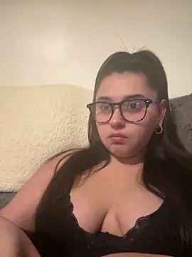 Snapshot of Wild_Busty_Niyah_XX chatting on 12.21.25 Wild Busty Niyah XX online show from 12.21.25