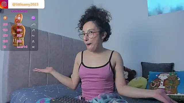 Snapshot of little__ammy chatting on 12.22.25 little ammy online show from 12.22.25