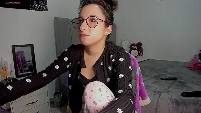 Snapshot of little__ammy chatting on 02.20.26 little ammy online show from 02.20.26