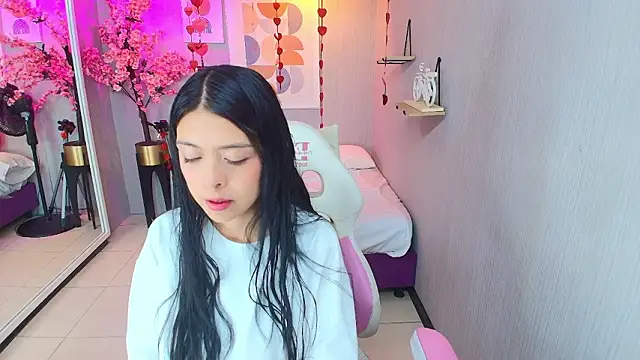 Snapshot of Emily_osman chatting on 02.16.26 Emily osman online show from 02.16.26