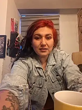 Snapshot of Magenta_Moon chatting on 02.04.26 Magenta Moon online show from 02.04.26