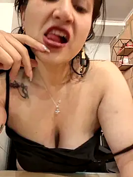 Magenta Moon online show from 05.06.26