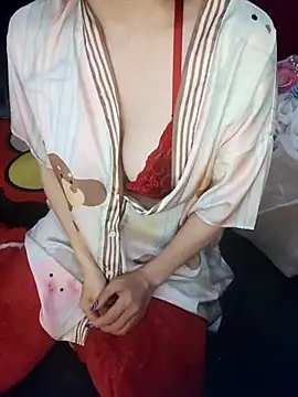 Snapshot of Alone_nothing chatting on 12.17.25 Alone nothing online show from 12.17.25