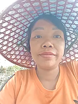 Snapshot of anna-can chatting on 04.15.26 anna-can online show from 04.15.26