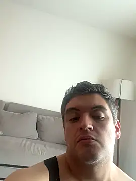 Snapshot of tritonhotchem chatting on 12.05.25 tritonhotchem online show from 12.05.25