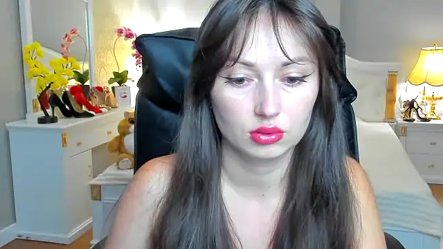 Snapshot of RosiAlina chatting on 07.06.26 RosiAlina online show from 07.06.26