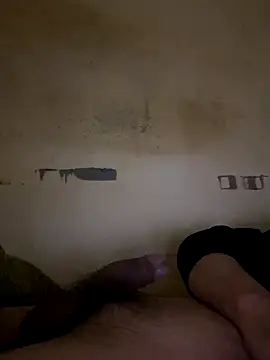 Snapshot of Cubee chatting on 12.05.25 Cubee online show from 12.05.25