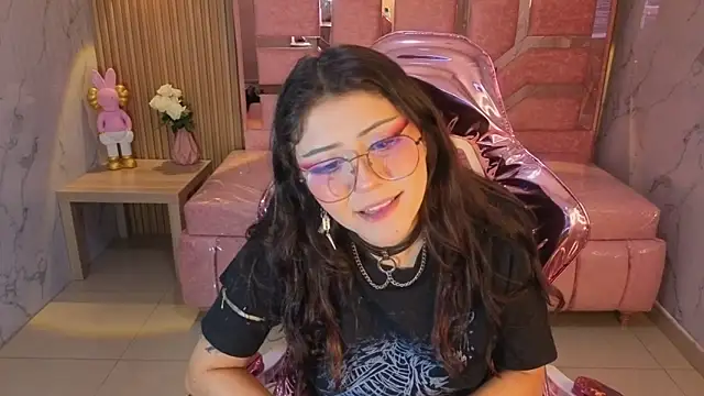 miss devil s online show from 12.19.25